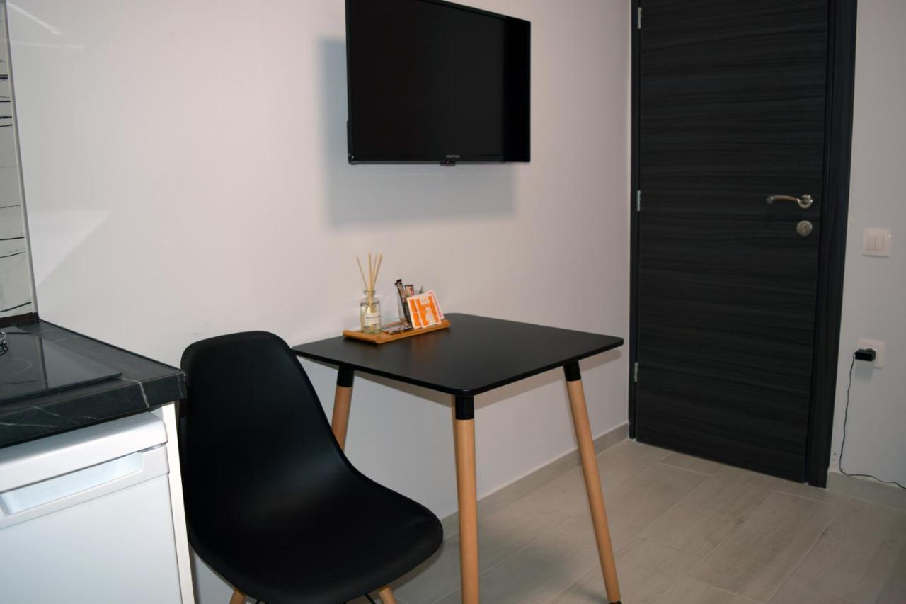 Tcc Lux Studio Tesalonika Bagian luar foto